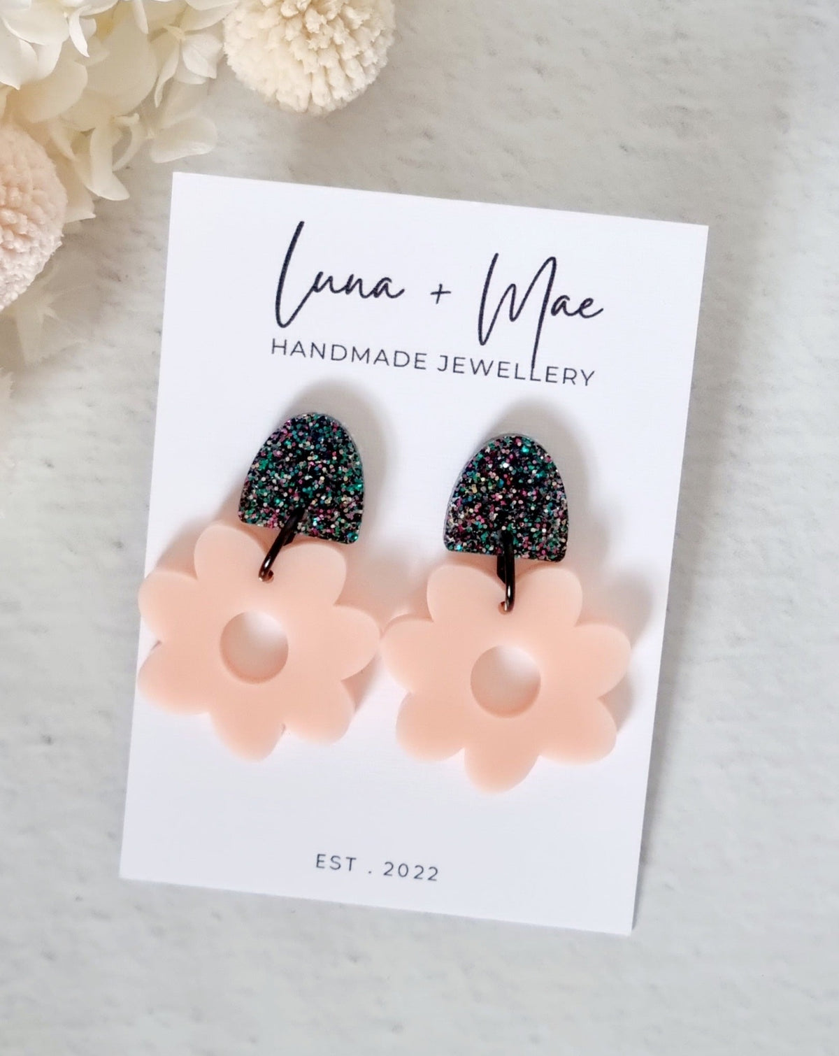 Daisy Peach Dangle - Luna + Mae