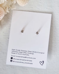 Daisy Peach Dangle - Luna + Mae