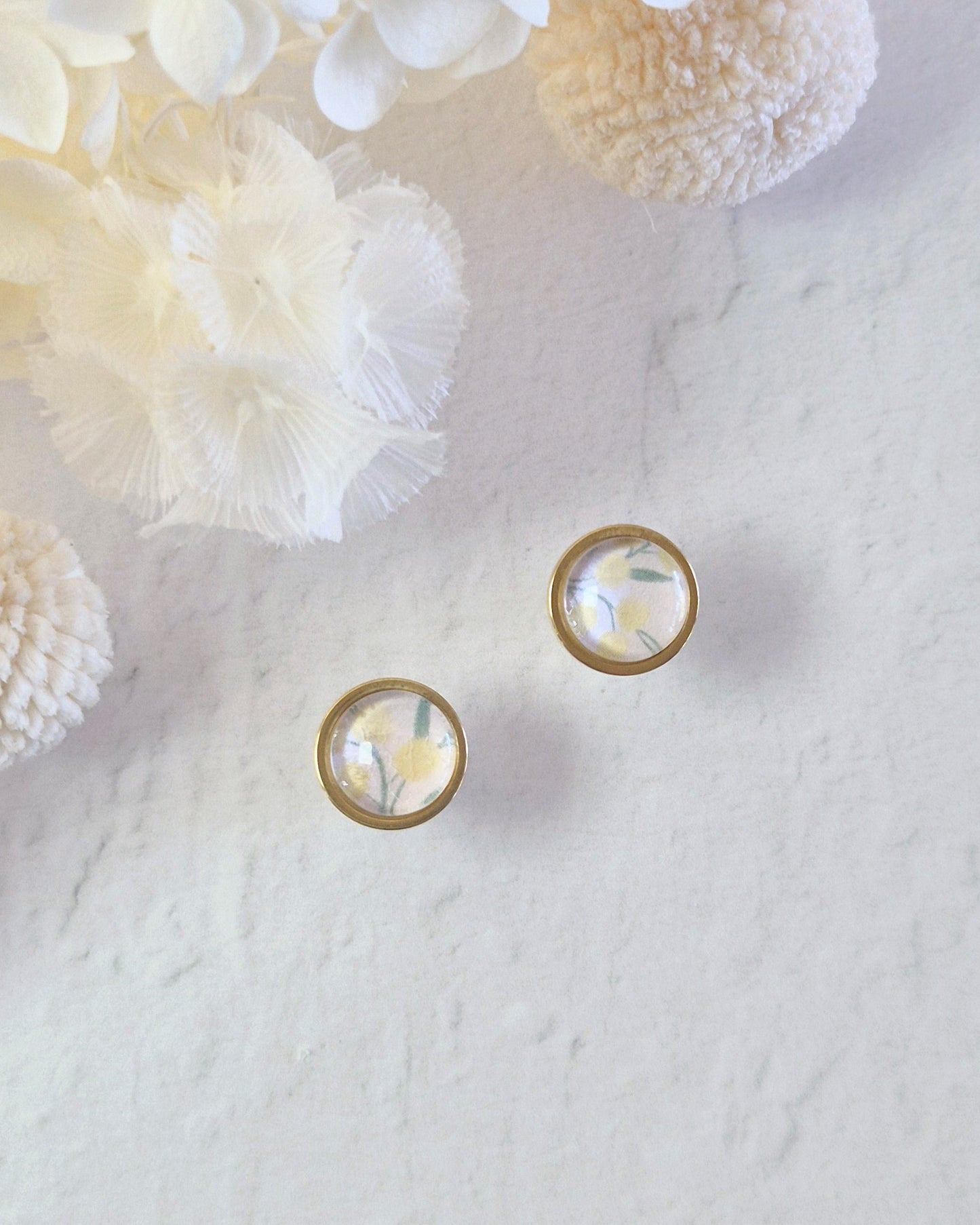 Bezel Lemon Blossom Gold Stud